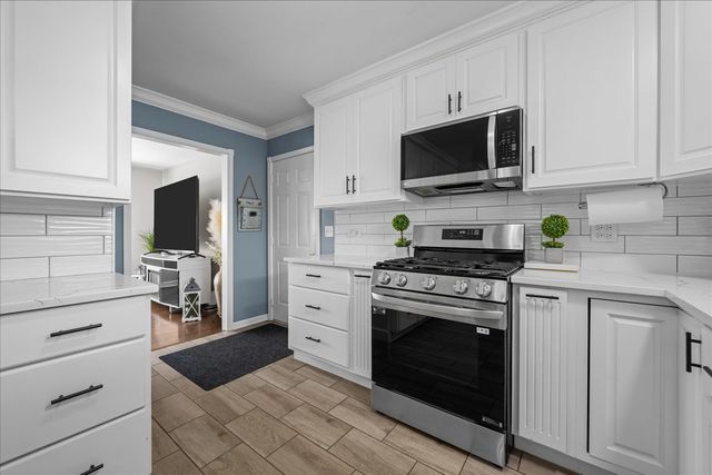 1302 Cary Road, Algonquin, IL 60102