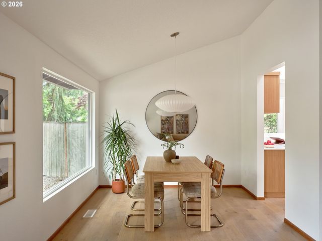 15565 Sw BRISTOL Ln, Beaverton, OR 97007