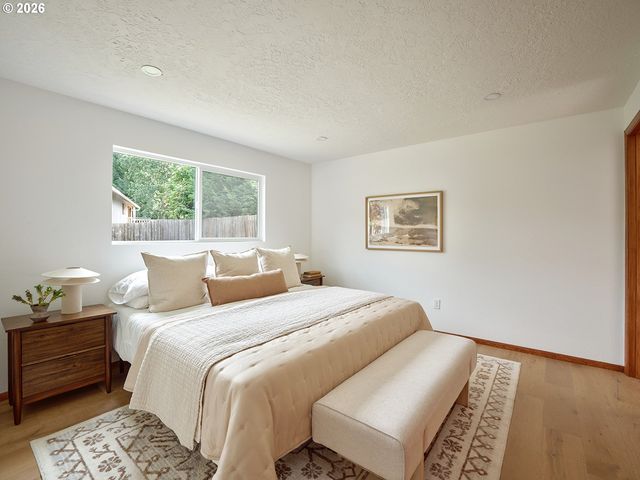 15565 Sw BRISTOL Ln, Beaverton, OR 97007