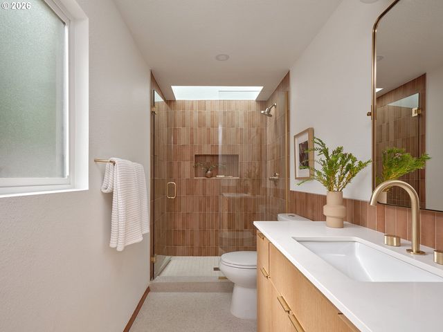 15565 Sw BRISTOL Ln, Beaverton, OR 97007