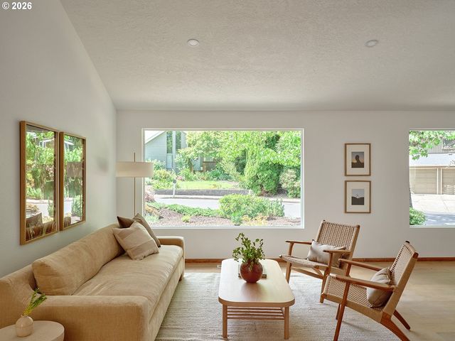 15565 Sw BRISTOL Ln, Beaverton, OR 97007