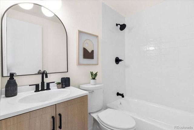 8000 W Louisiana Avenue, Lakewood, CO 80232