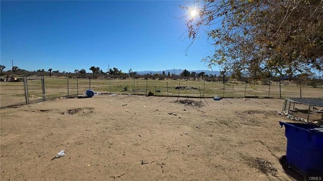 6833 South, Phelan, CA 92371