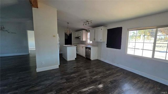 6833 South, Phelan, CA 92371