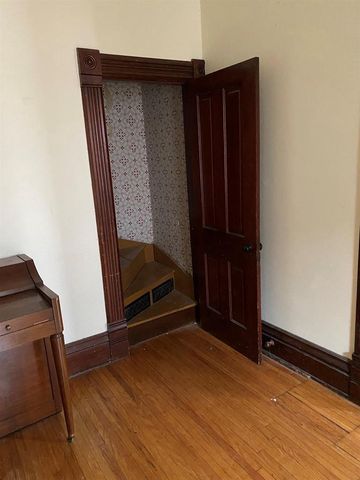 1009 PIERCE AVENUE, Marinette, WI 54143