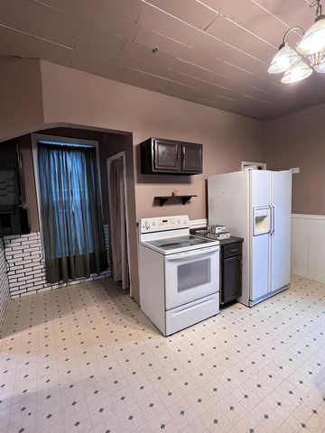 1009 PIERCE AVENUE, Marinette, WI 54143