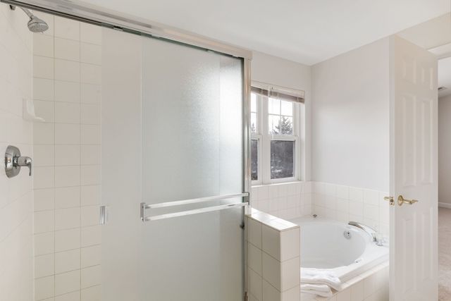 475 S Commons Court, Deerfield, IL 60015