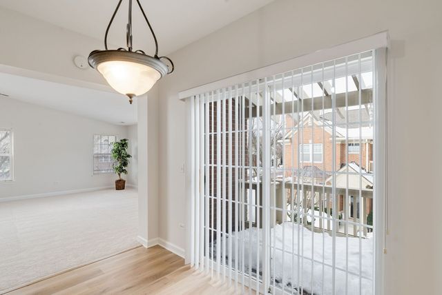 475 S Commons Court, Deerfield, IL 60015