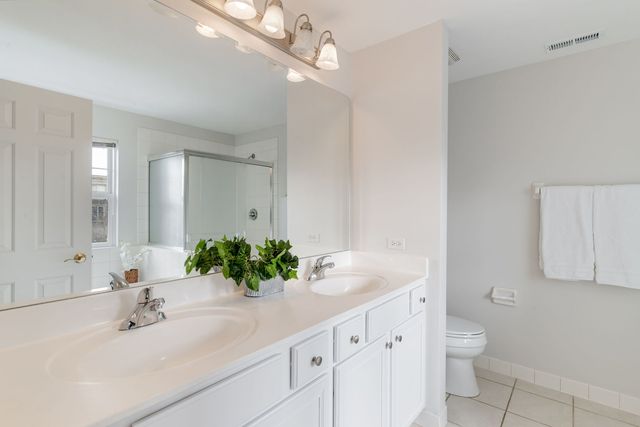 475 S Commons Court, Deerfield, IL 60015