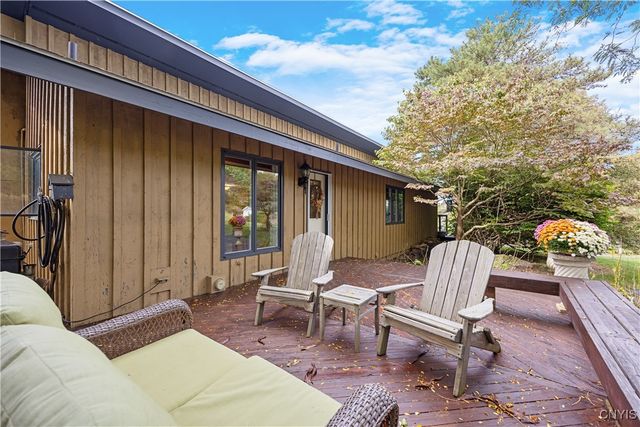5231 East Foxhill Lane, Camillus, NY 13031