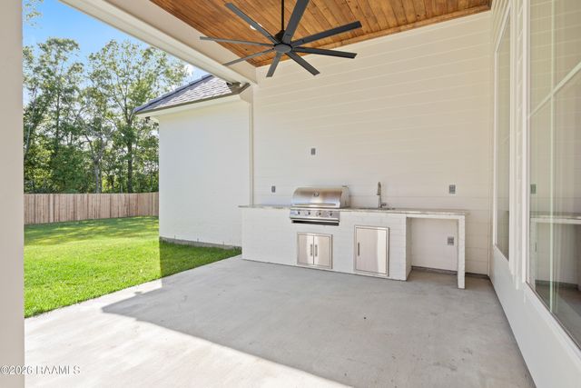 117 Leaning Oak Drive, Lafayette, LA 70508