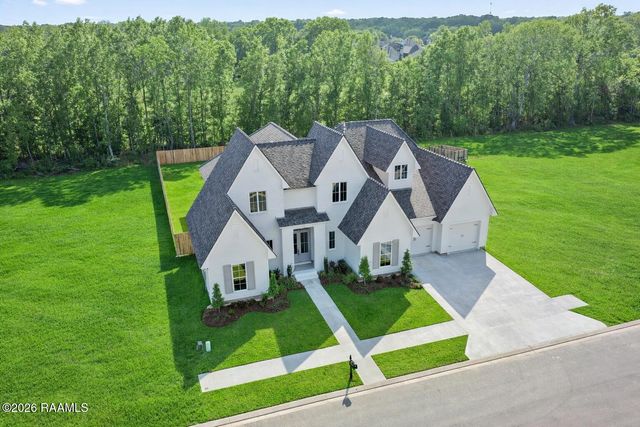 117 Leaning Oak Drive, Lafayette, LA 70508