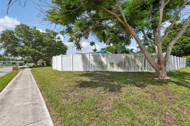 8090 68TH STREET N, Pinellas Park, FL 33781