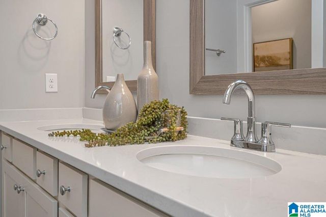 4492 EVERLEE PARKWAY, Hoover, AL 35244