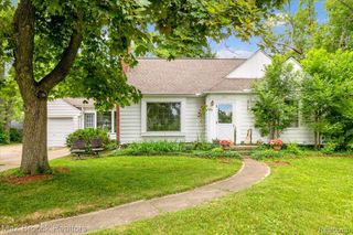 2784 Chadwick Drive, Waterford Charter Township, MI 48328