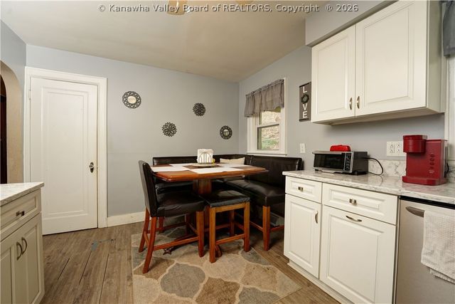 1054 Montrose Drive, South Charleston, WV 25303