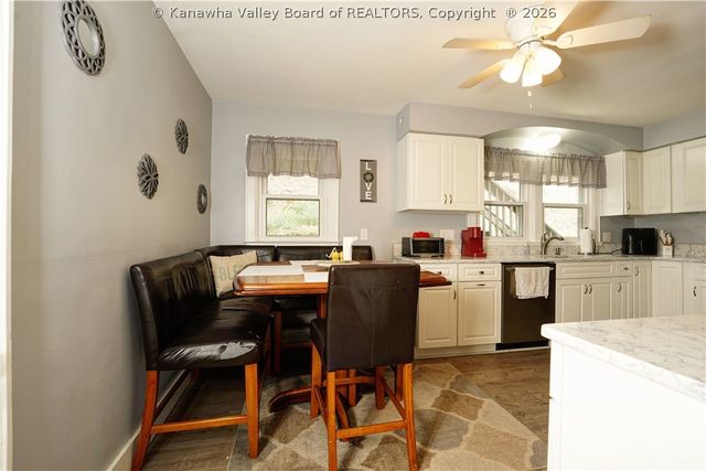 1054 Montrose Drive, South Charleston, WV 25303