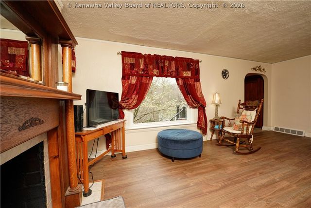 1054 Montrose Drive, South Charleston, WV 25303