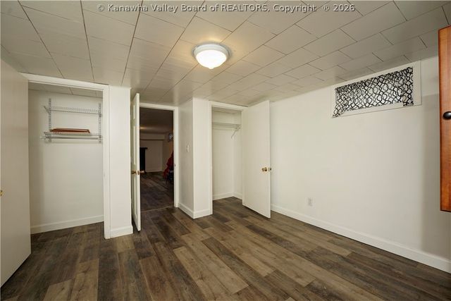 1054 Montrose Drive, South Charleston, WV 25303