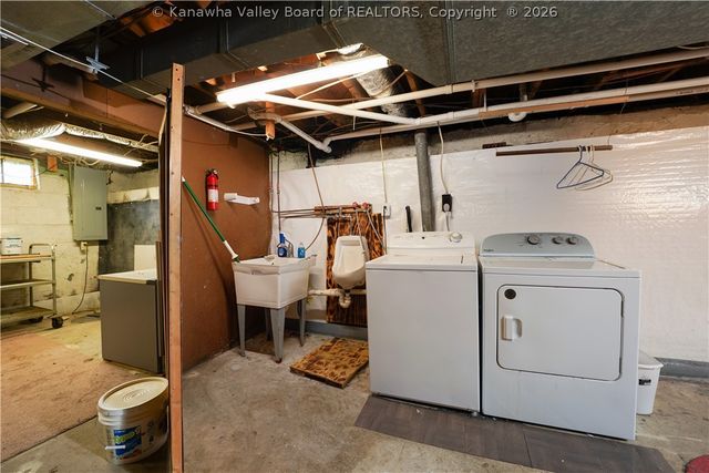 1054 Montrose Drive, South Charleston, WV 25303