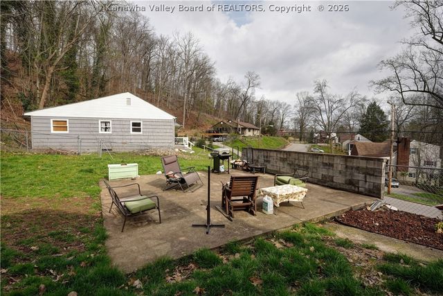 1054 Montrose Drive, South Charleston, WV 25303