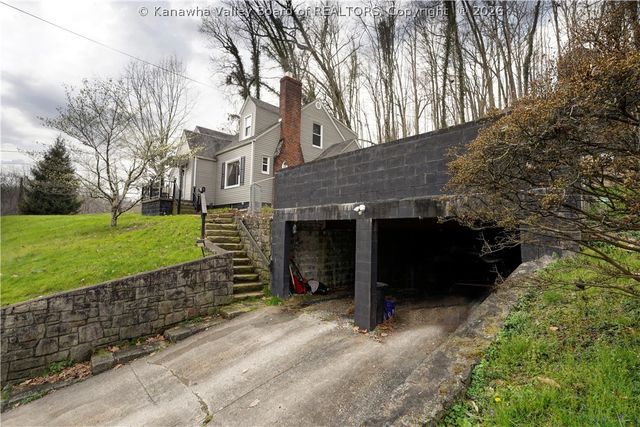 1054 Montrose Drive, South Charleston, WV 25303