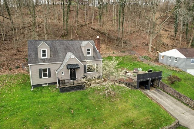 1054 Montrose Drive, South Charleston, WV 25303