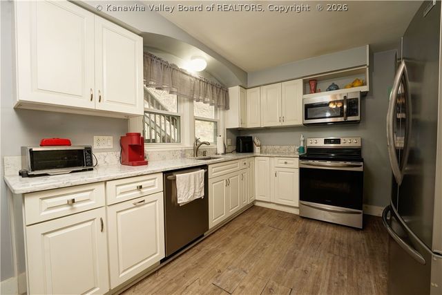 1054 Montrose Drive, South Charleston, WV 25303