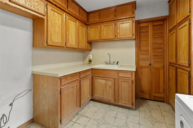 210 County Road 752, Donie, TX 75838