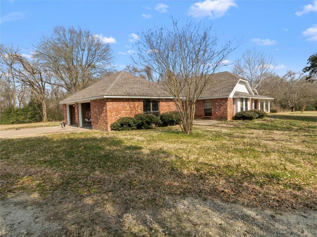 210 County Road 752, Donie, TX 75838