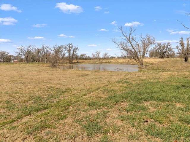 210 County Road 752, Donie, TX 75838