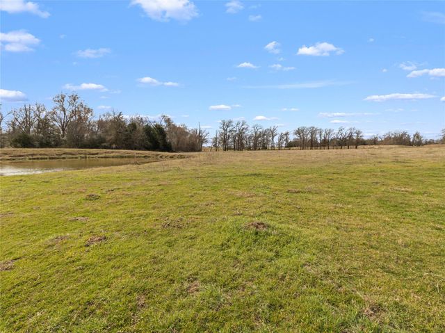 210 County Road 752, Donie, TX 75838