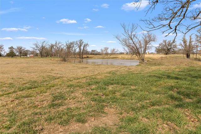 210 County Road 752, Donie, TX 75838