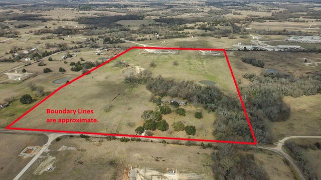 210 County Road 752, Donie, TX 75838