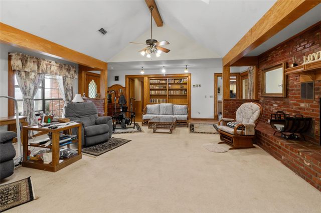 210 County Road 752, Donie, TX 75838