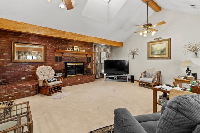 210 County Road 752, Donie, TX 75838