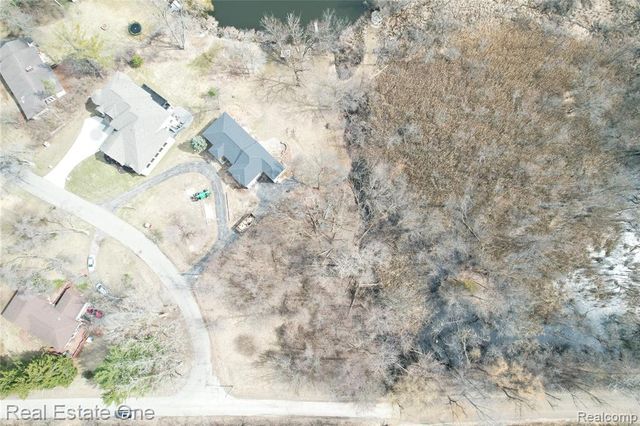 2636 Bay Drive, West Bloomfield, MI 48324