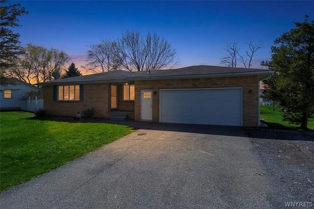 2616 Stony Point Road, Grand Island, NY 14072