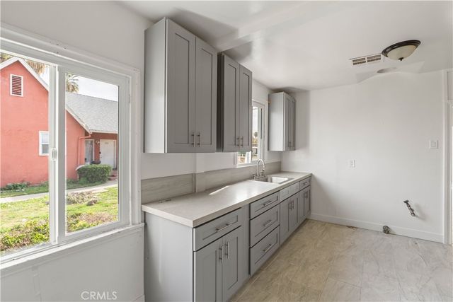 272 W 9th Street, San Bernardino, CA 92401