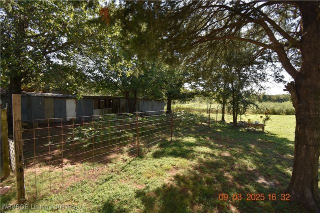 463182 E 995 Road, Sallisaw, OK 74955