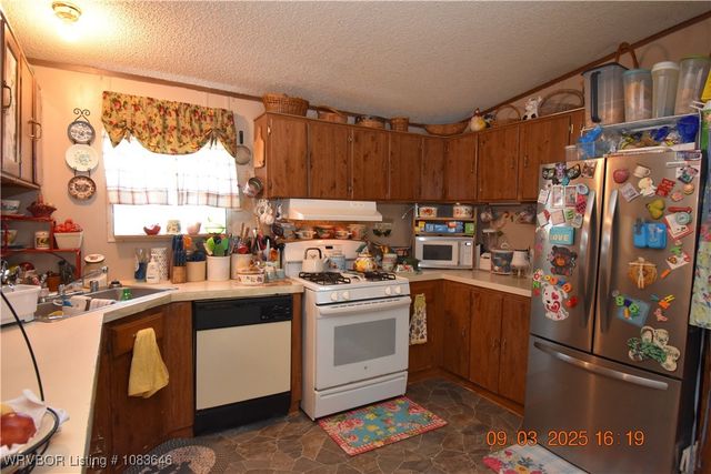 463182 E 995 Road, Sallisaw, OK 74955