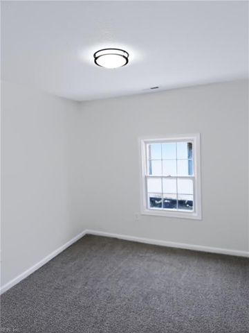 118 Walnut St ST, Suffolk, VA 23434