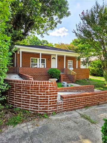 118 Walnut St ST, Suffolk, VA 23434