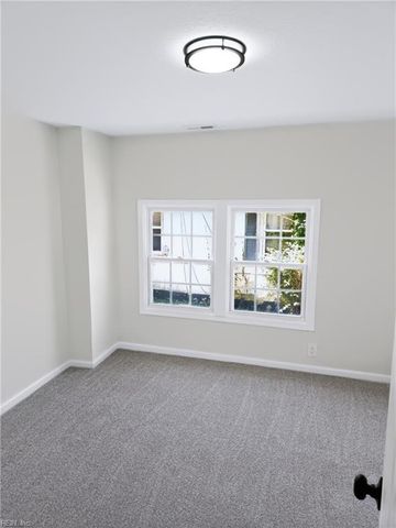 118 Walnut St ST, Suffolk, VA 23434