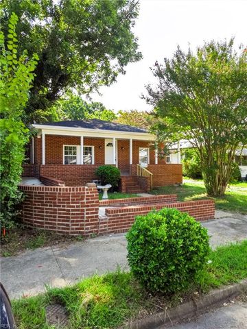 118 Walnut St ST, Suffolk, VA 23434