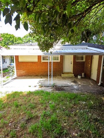 118 Walnut St ST, Suffolk, VA 23434