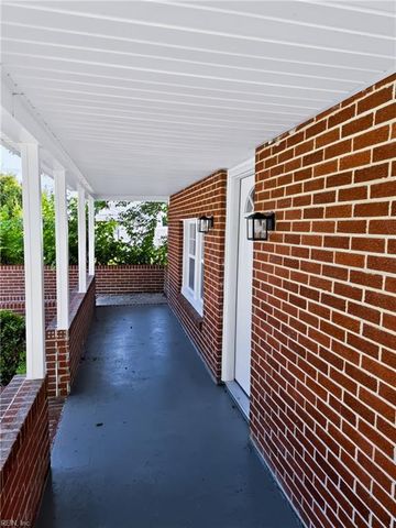 118 Walnut St ST, Suffolk, VA 23434