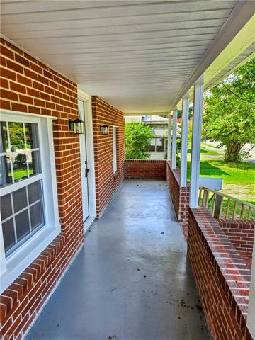 118 Walnut St ST, Suffolk, VA 23434