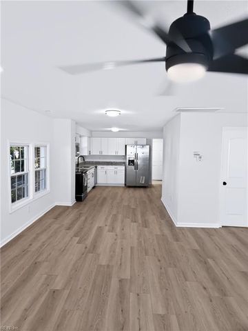 118 Walnut St ST, Suffolk, VA 23434