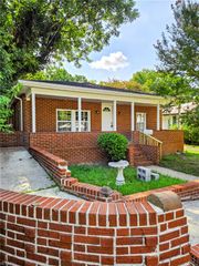118 Walnut St ST, Suffolk, VA 23434